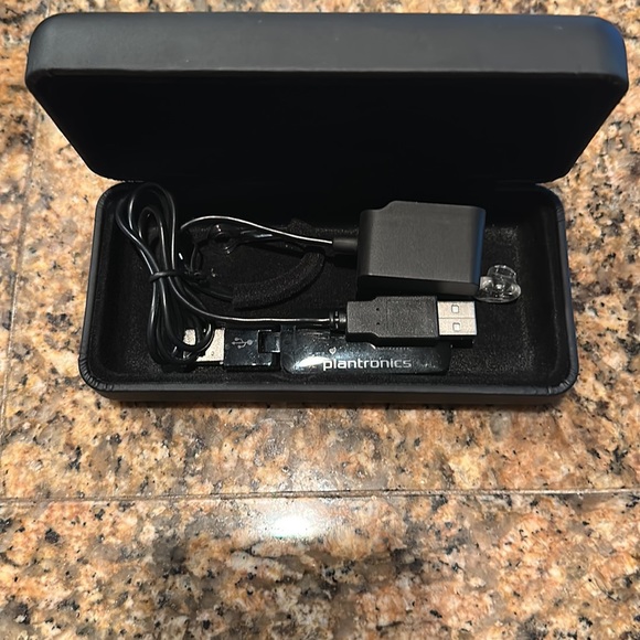 Plantronics Wireless Accessories - Picture 2 of 5